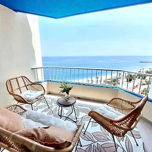 Seawiews Deluxe Sinesedesignhomes Apartamento